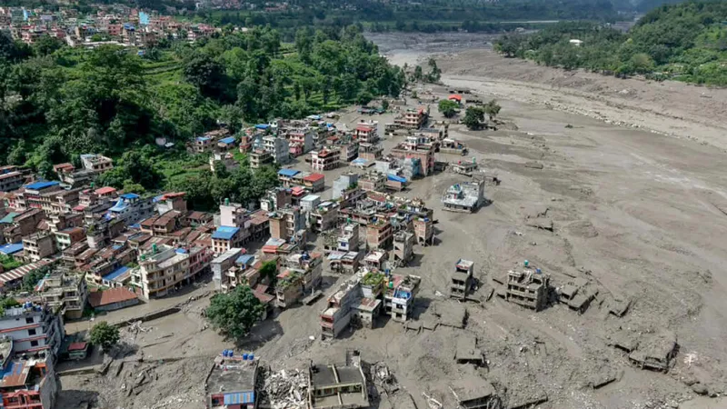 Cientos de personas desaparecidas tras riadas e inundaciones en Nepal: lo que sabemos de la catástrofe