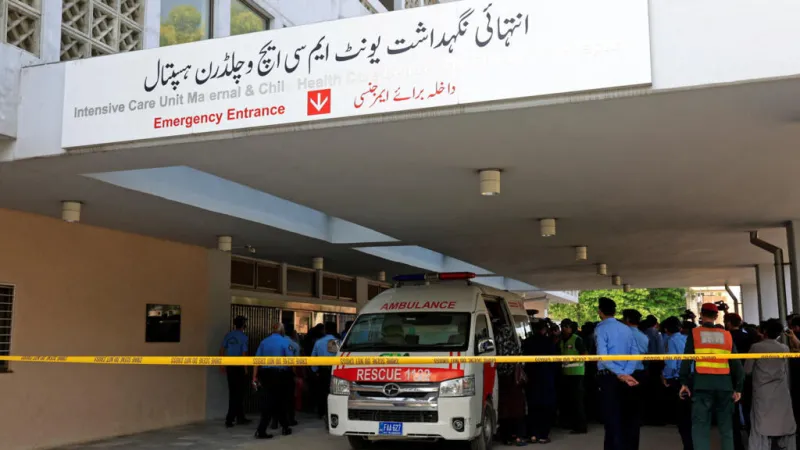 Tragedia en Pakistán: al menos 14 bebés mueren tras incendio en un hospital