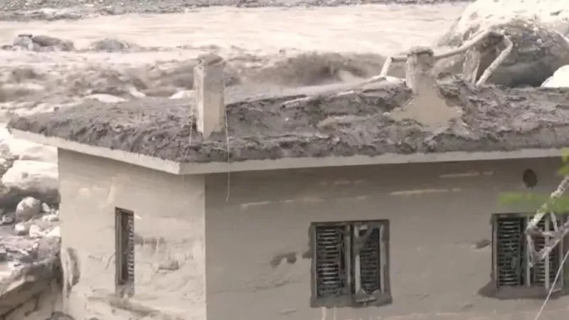Nepal: sobrevivientes a la devastadora riada buscan a sus familiares desaparecidos