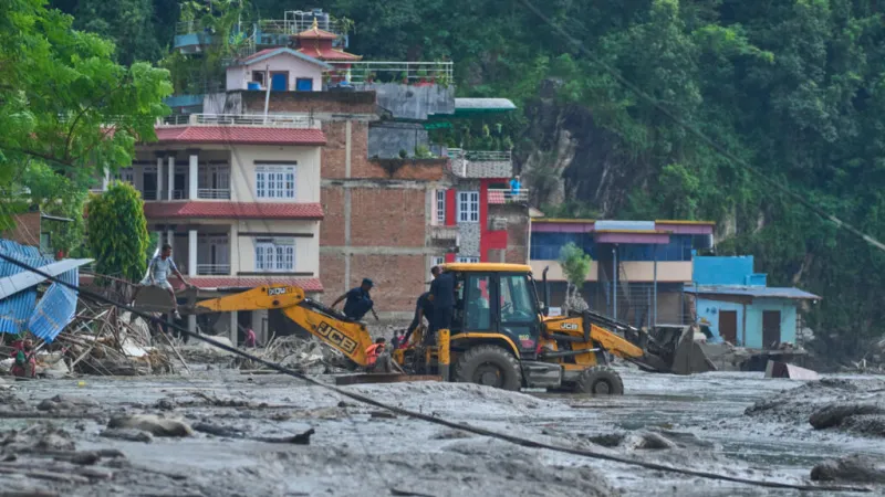 Una montaña sagrada y un festival hindú: trampa mortal para cientos de turistas en Nepal