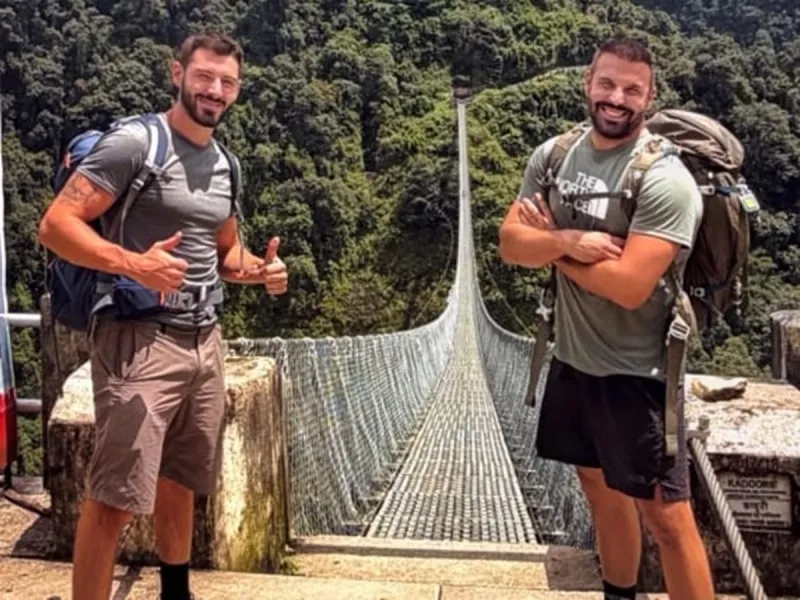 Dos turistas atrapados en Nepal: "La carretera desapareció ante nuestros ojos; estuvimos atascados en una franja de tierra durante ocho horas"