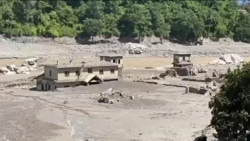 Corea del Sur y Australia envían ayuda para buscar desaparecidos tras avalancha en Nepal