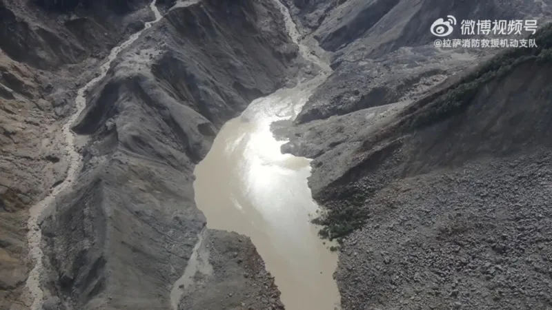 Avalancha en Nepal y el Tíbet: ¿qué amenaza supone el lago de represa formado por la crecida?