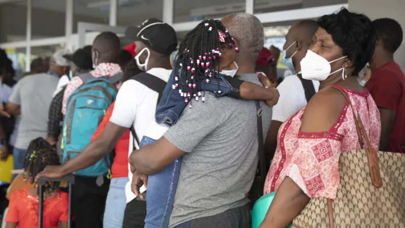 De vuelta al infierno: casi 200.000 deportados a un Haití asediado por la violencia de las pandillas