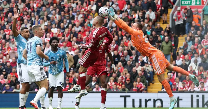 Liverpool no pudo con Nottingham Forest y empató en Anfield: Mac Allister fue titular y Domínguez ingresó sobre el final