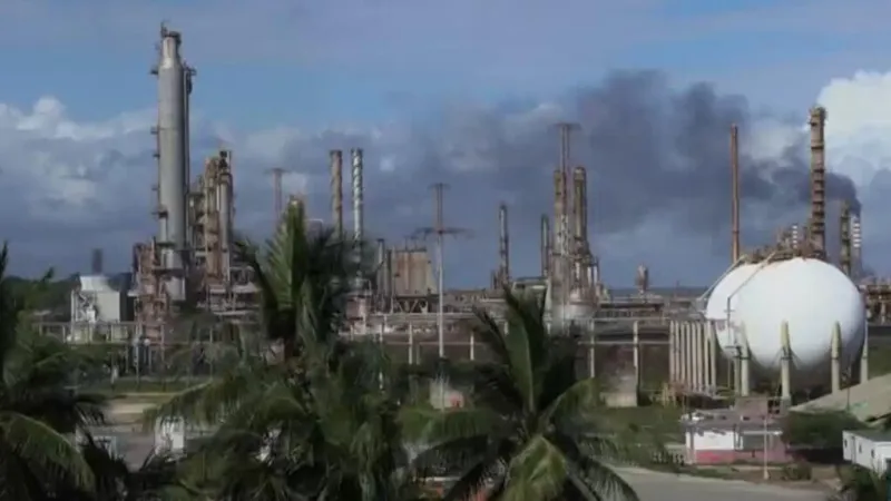Del chavismo a la oposición: así reaccionan en Caracas al pacto petrolero con EE. UU.