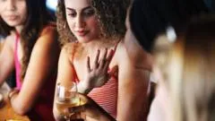 "No me apetece beber ni una gota más": cómo las nuevas inyecciones para perder peso afectan al consumo de alcohol