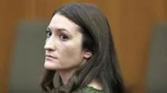 Los posibles veredictos que debate el jurado en el proceso contra Lindsay Clancy, la madre acusada de matar a sus tres hijos en EE.UU.