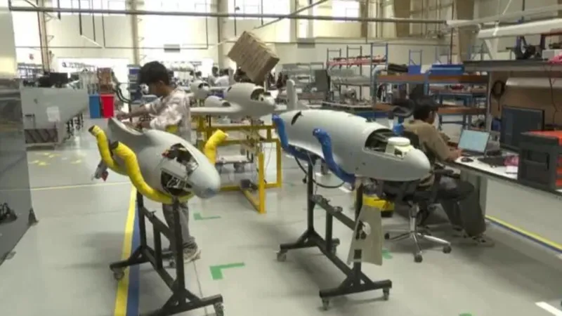 Empresa de armas emiratíes acelera producción por tensiones entre EE. UU. e Irán