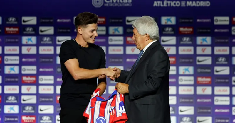 El presidente el Atlético de Madrid habló en el lugar menos pensado y fue contundente sobre el futuro de Julián Alvarez