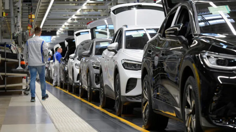 Volkswagen anuncia otros 50.000 despidos y terminará la década con 100.000