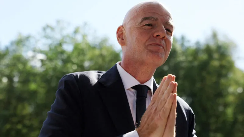 Infantino desafía la presión y buscará un cuarto mandato al frente de la FIFA