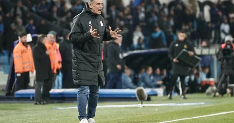 La debacle de Racing: entre la banca dirigencial al proyecto de Vojvoda y el último puesto en el Torneo Clausura que lo lleva a otra época