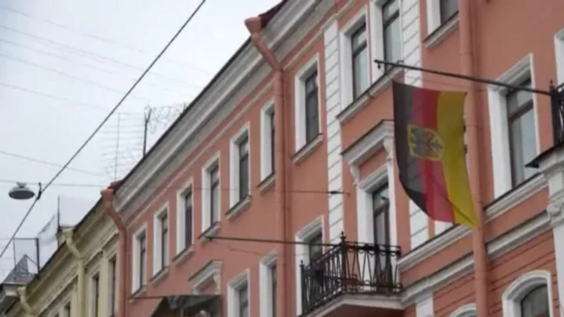 Rusia ordena cierre del consulado alemán en San Petersburgo en represalia a acusaciones