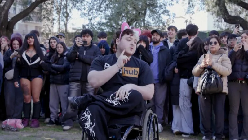 Argentina: Las batallas juveniles de “farmear aura” se toman las calles