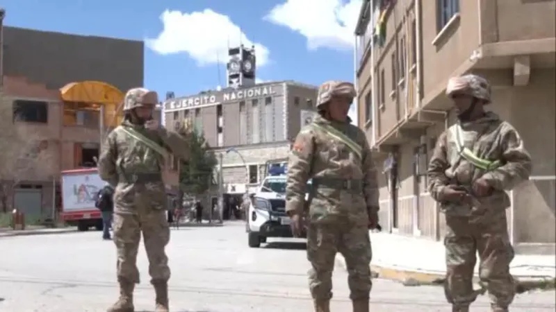 Continúa la búsqueda de víctimas por explosión de depósito militar en Bolivia