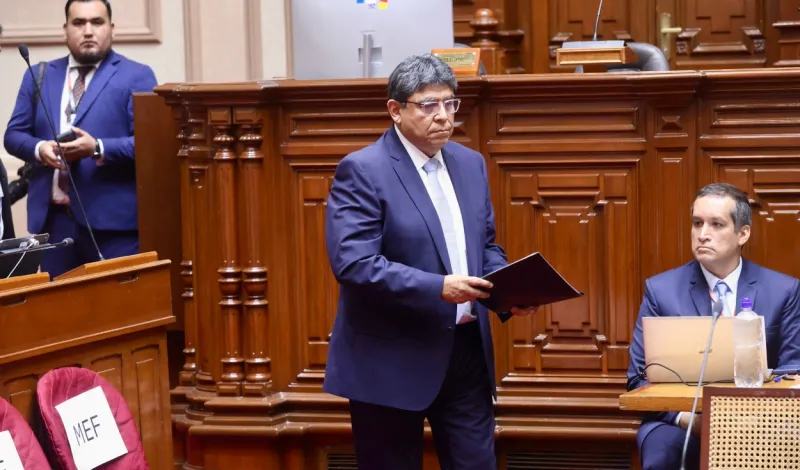 Elmer Cuba justifica gasto en Defensa pese a restricciones presupuestarias: “No es un gasto recurrente”