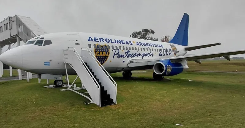 El avión viral de Boca: viajó a Japón, fue vendido como chatarra y es furor en un campo de Baradero