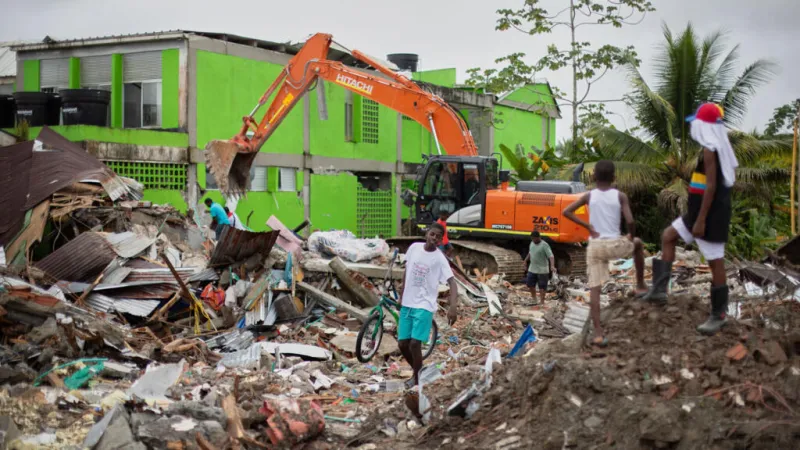 “Me preocupa que se nos caiga el techito encima”: tras un mes del terremoto, Colombia sigue con miedo