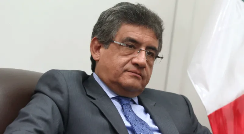 Ministro Juan Sheput señala que aumento del sueldo mínimo se dará en este semestre: "Hay un compromiso presidencial"
