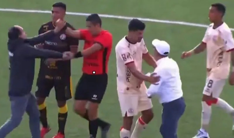 ¿Qué pasó con el partido de UTC vs Juan Pablo II y por qué lo suspendió el árbitro Jesús Cartagena?