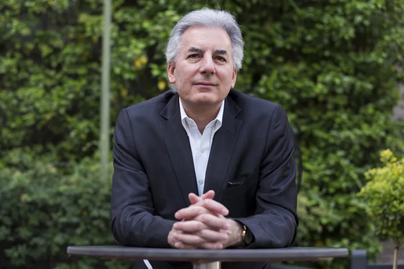 Fujimori anuncia a Álvaro Vargas Llosa como embajador de Perú ante Estados Unidos