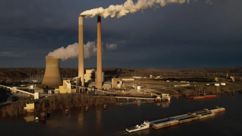 Revés ambiental: Administración Trump eliminará los límites a emisiones de carbono para las centrales eléctricas
