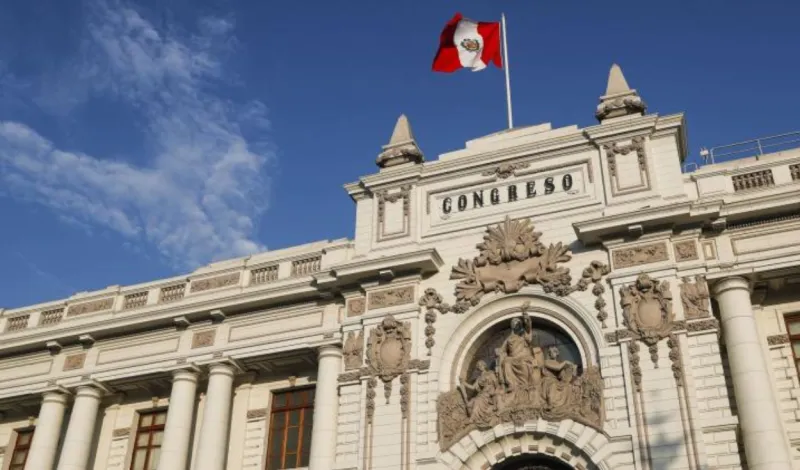 Congreso: 27 parlamentarios contrataron en sus despachos a sus aportantes de campaña