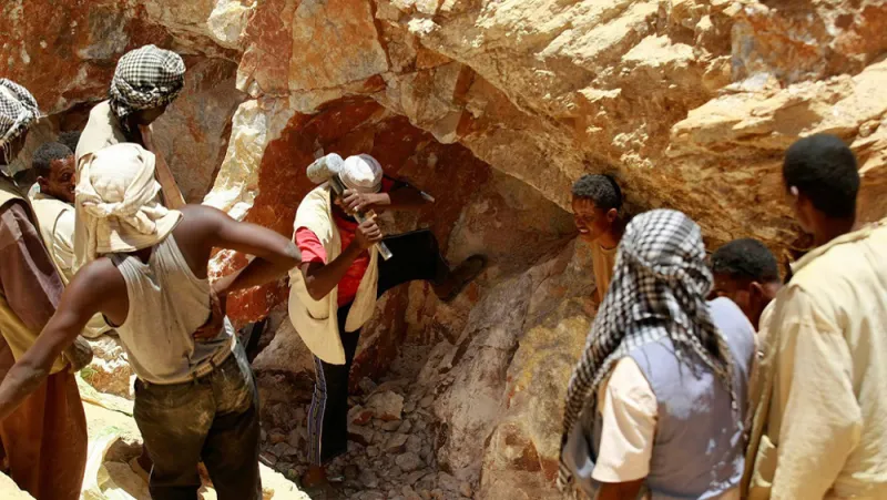 Al menos 67 muertos tras un derrumbe en una mina de oro en una zona remota de Sudán