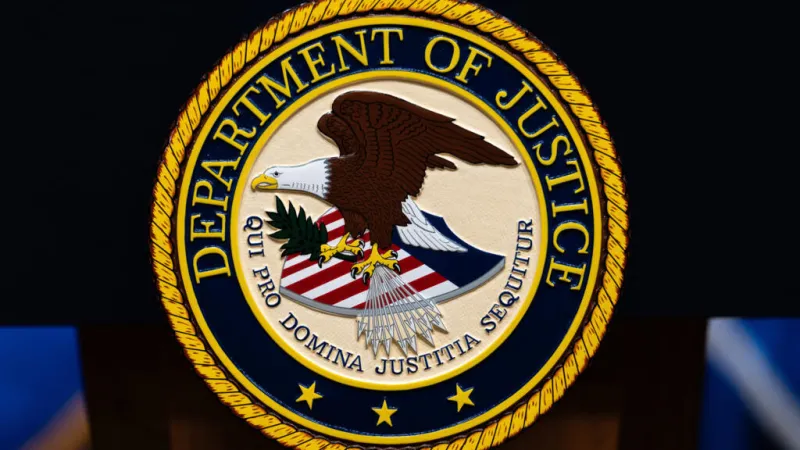 Estados Unidos anuncia cargos contra cinco presuntos agentes rusos por complots de asesinato