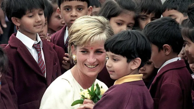 ¿Otra tormenta en la monarquía?: Carlos III responde a las revelaciones del libro del hermano de Diana